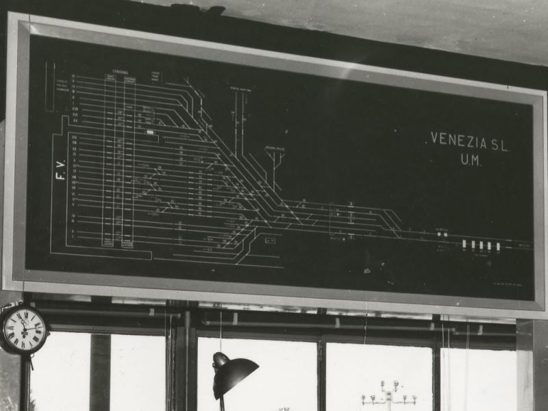 Venezia  Ufficio Movimento 1965.jpg