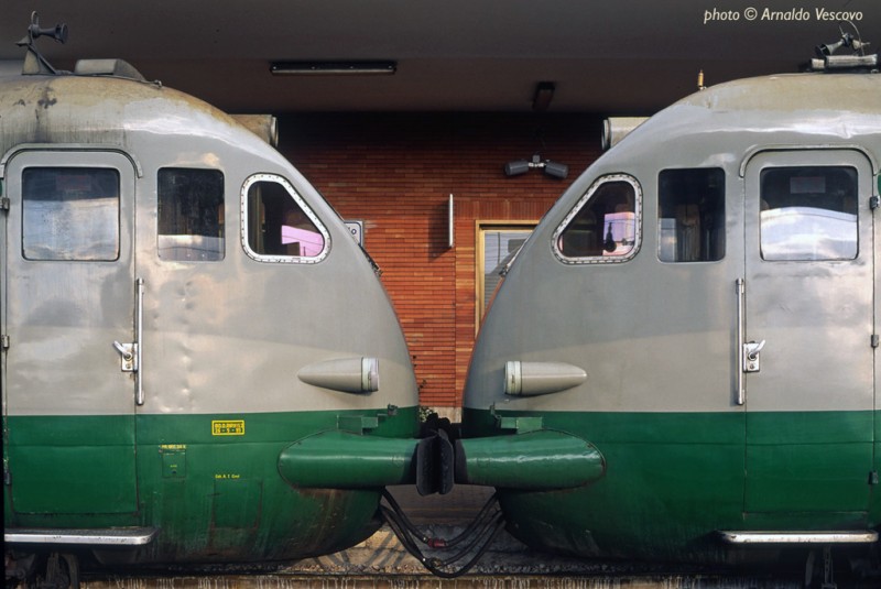 normal_Fabriano_-_maggio_1997_-_accoppiamento_tra_due_ETR_220.jpg
