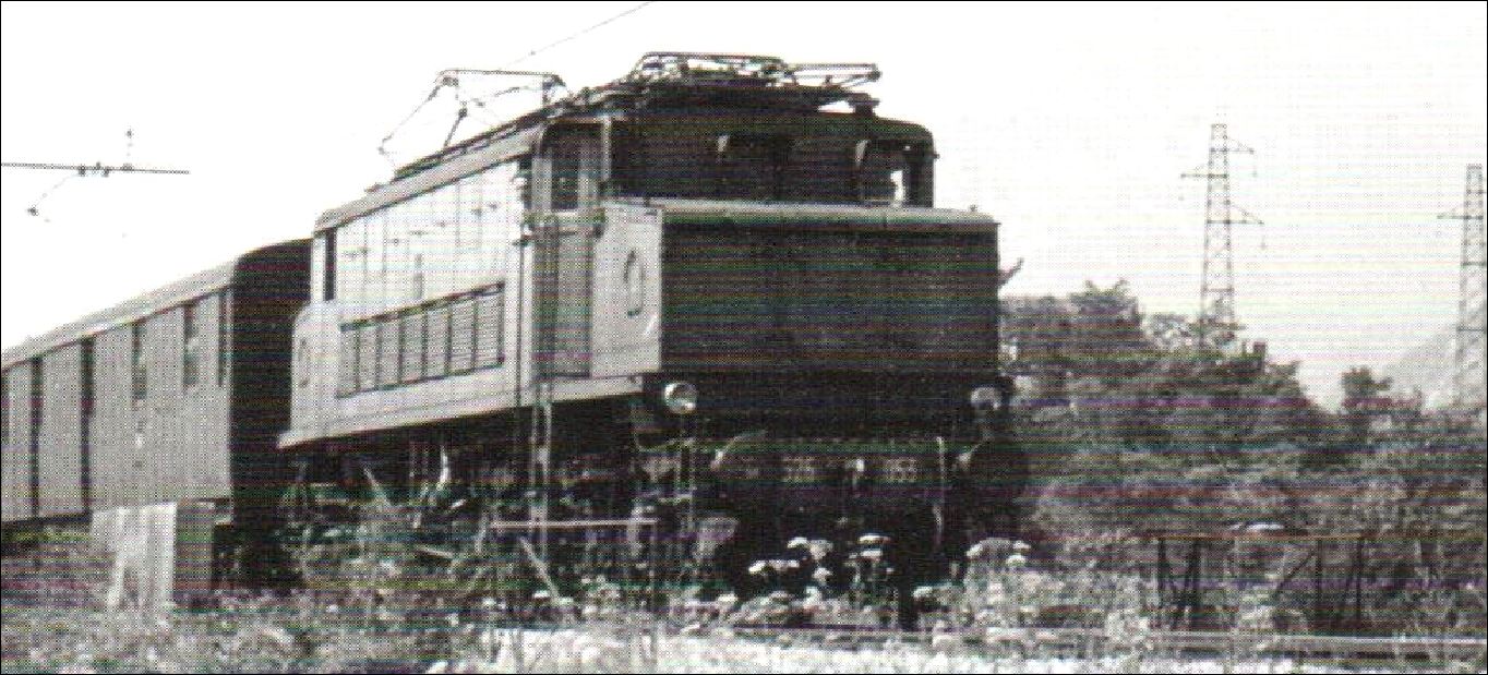 E626.053 A DX linea Pontebbana 1959 by Mariano Garzi.jpg