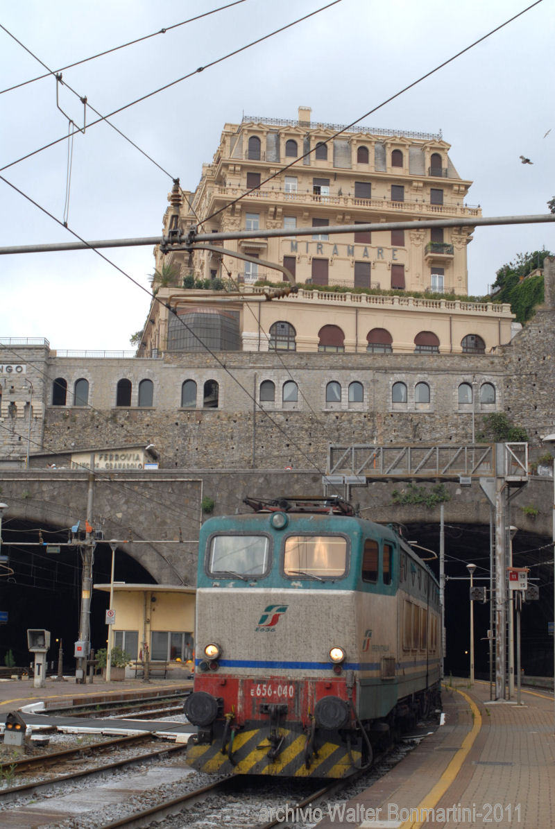 E.656-040-inarrivoconIC_653_654-Mi-XXMiglia-GEnovaPP-6-7-2011-forumTTfoto2...jpg