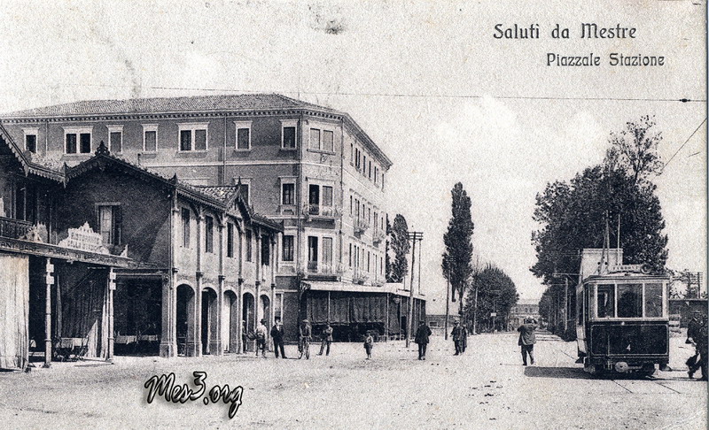 piazzale stazione.jpg