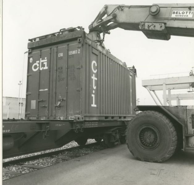 1980 60859 Porto Industriale Porto Marghera Save0009.jpg