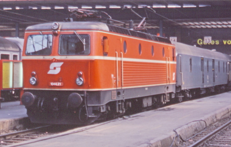 rh 1044.jpg
