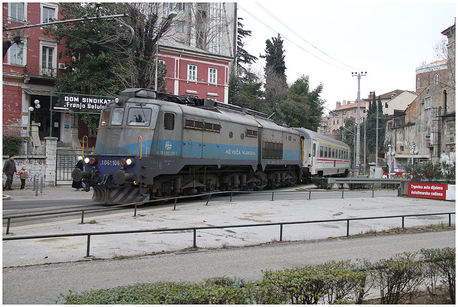 1226992547_K5jLn-O-1.jpg