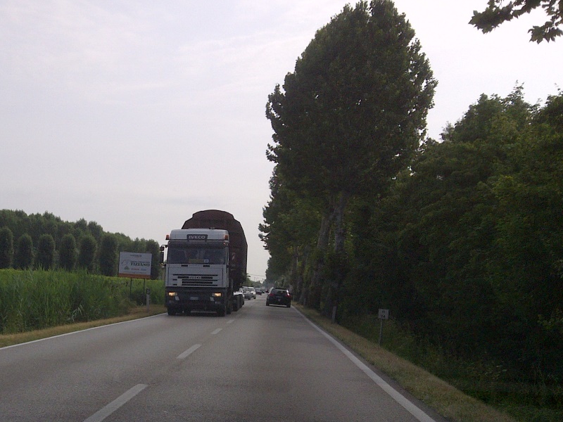 3005 Trasporto vagone su strada 2013.07.17 San Biagio di C. Mozzoni.jpg