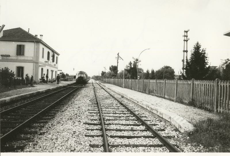 1980.00.00 stazione di Trevignano Signoressa foto FS.jpg