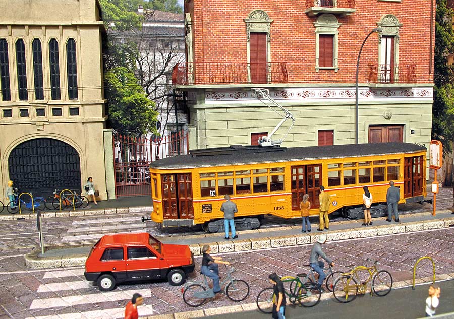 tram.jpg