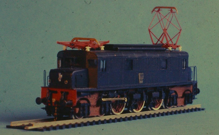 E 326  1b.jpg