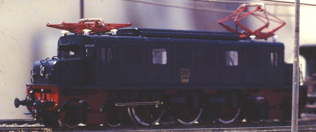 E 326 3b.jpg