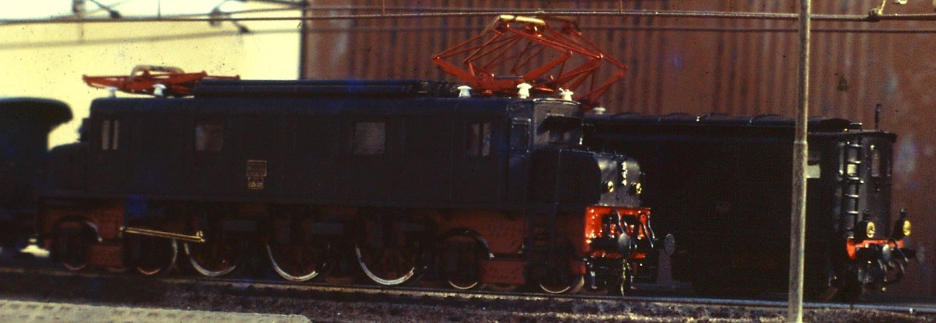 E 326 4b.jpg