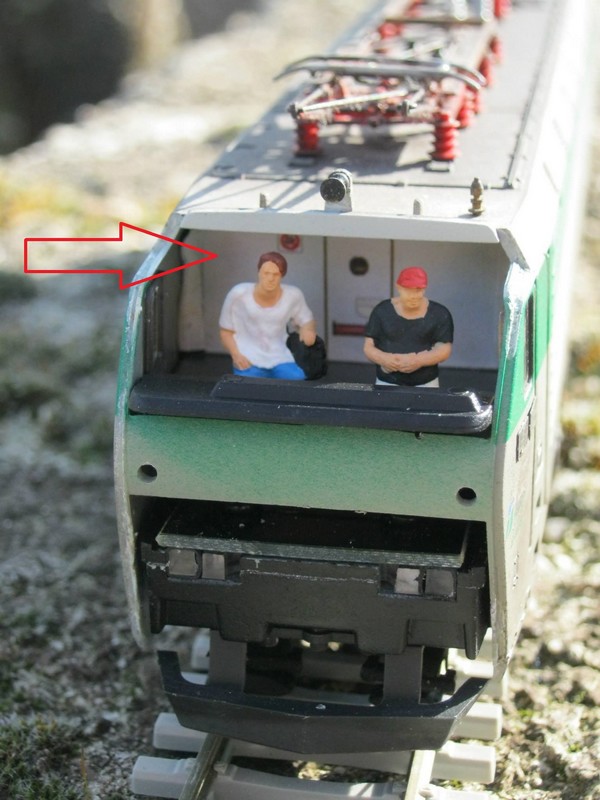 decals E 402b.jpg