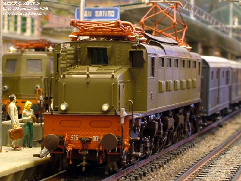 E326_con_locale copia.jpg