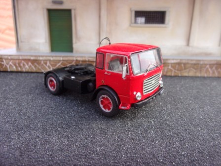 om150-trattore-1.JPG