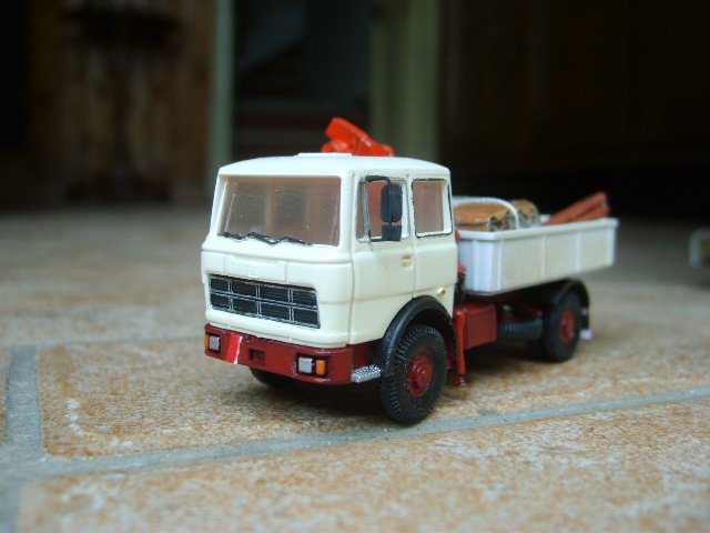 s6002558yr5.jpg