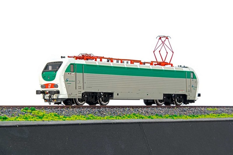 E402B HR.jpg