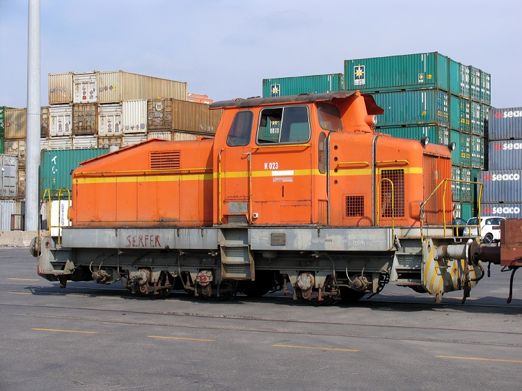 TRENI-henschel-k203-1.jpg