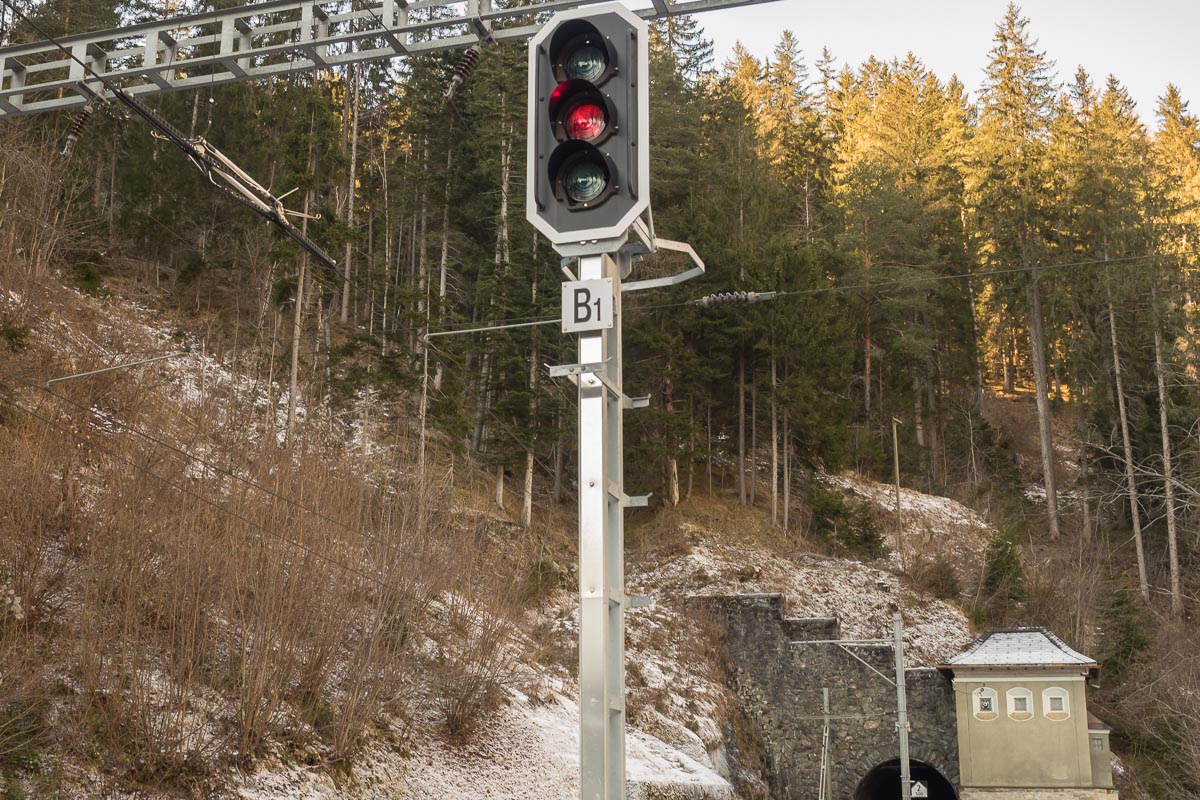 Sopralluogo Solis 11 Gennaio 2020 - dettagli pali e semafori-3.jpg