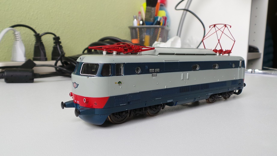 E 444 077 Lima stato come nuova.JPG