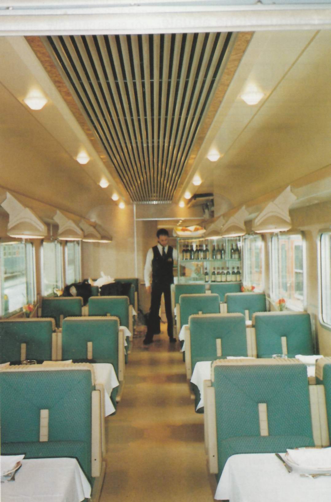 WR salone.jpg