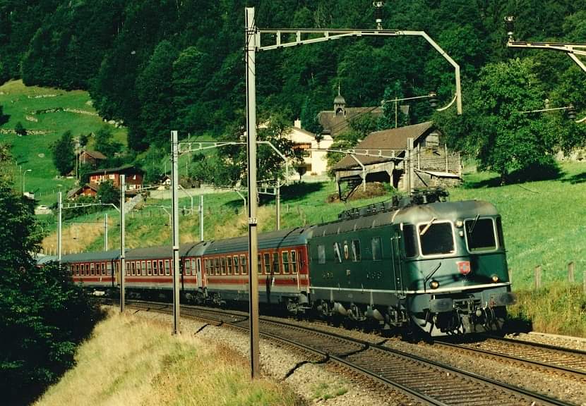 Re 620 sbb+ uic-x san gottardo agosto 1987.jpg