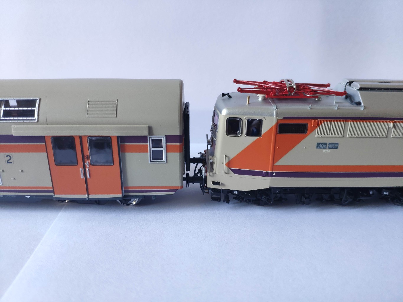 Vitrains4-Hornby.jpg