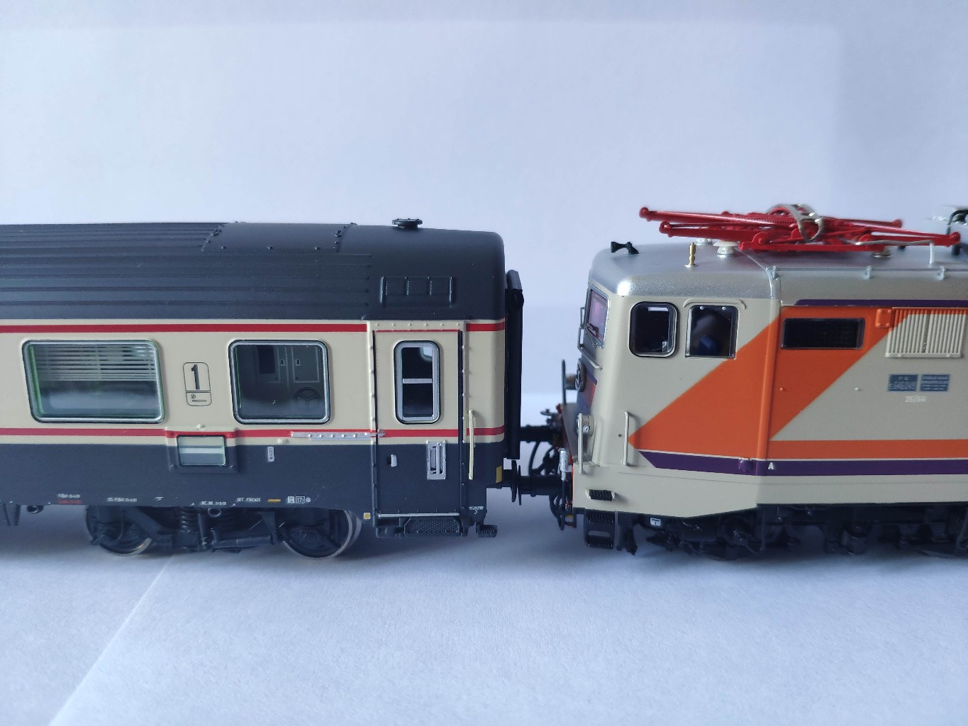 LimaExpert-Hornby.jpg