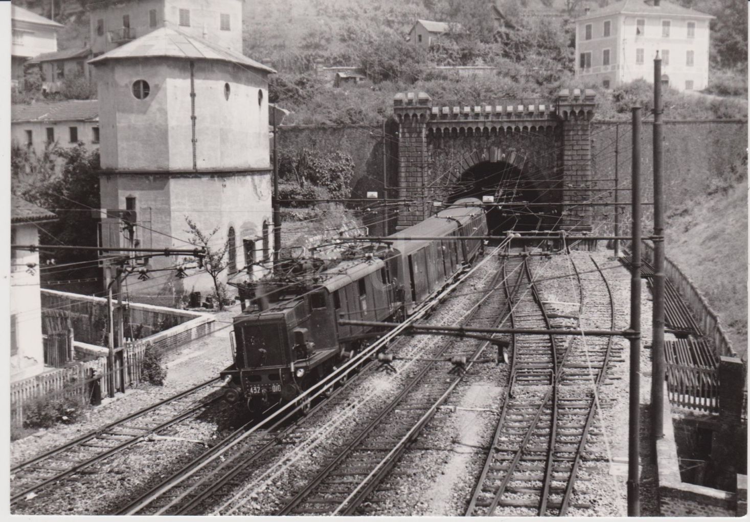 432010_linea-giovi_1957_fs_.jpg