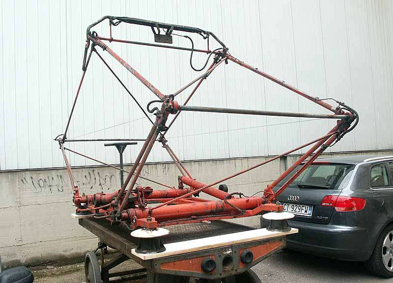 Pantografo tipo 42 LR[2].jpg