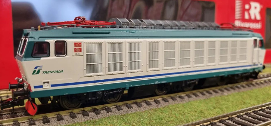 e652 RR.jpg