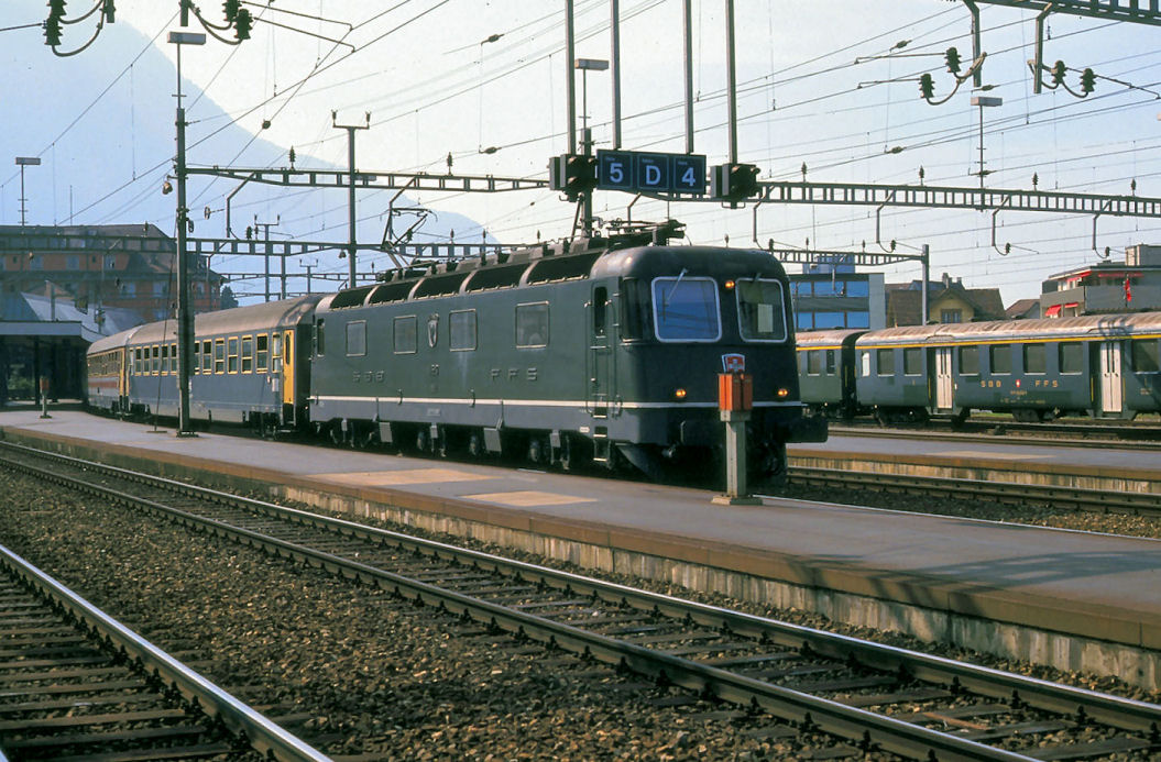 Arth Goldau Re6_6 11629 southbound 17th Aug 88.jpg