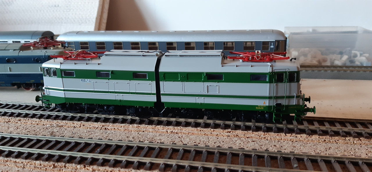 RR_E646-177_HR2869_01.jpg