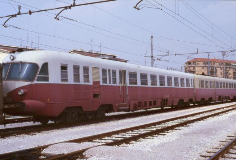 ALn 448 460.2001   attesa di demolizione nel D.L. di Treviso 22.08.1984.jpg