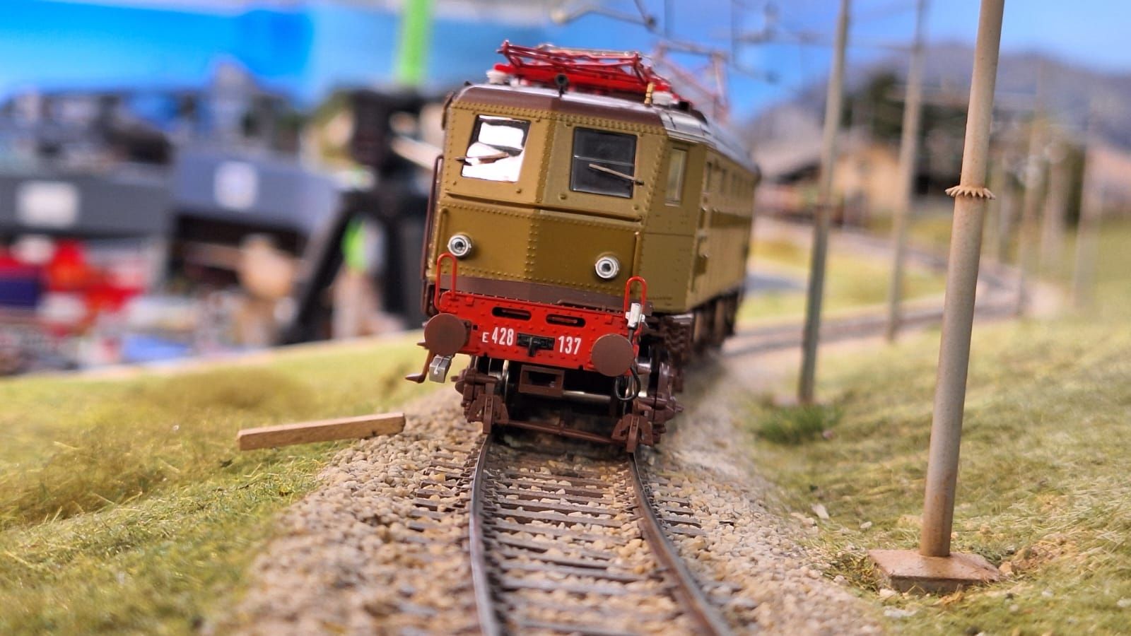 428 137  in curva da 75 cm.jpg