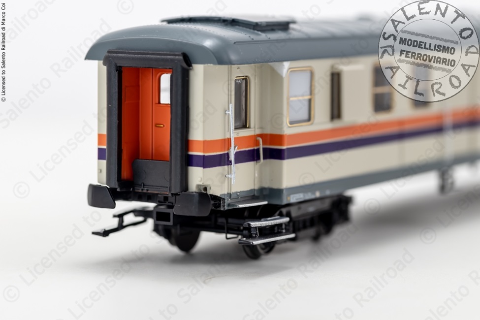 ACME-70087-H0-1-87-Set-di-4-carrozze-FS-piano-ribassato-livrea-M-extra-big-25765-794.jpg