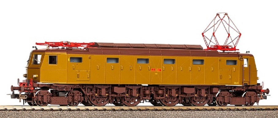 E428 157-3.jpg