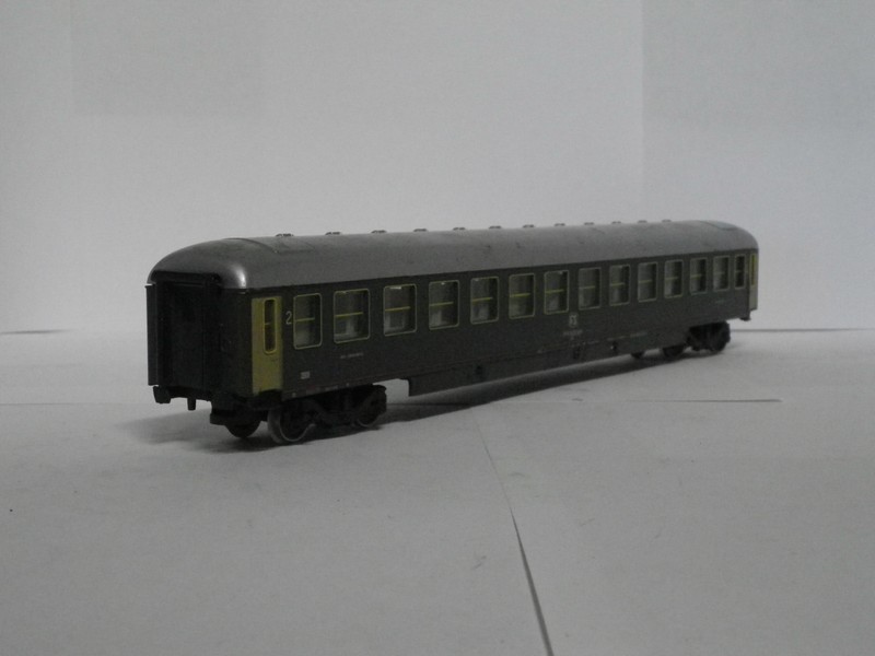 RR__2575_Carrozza carenata di 2° Cl. FS  Grigio Ardesia.jpg