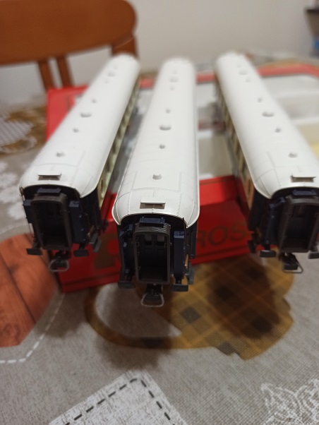 1759750202773 set.jpg