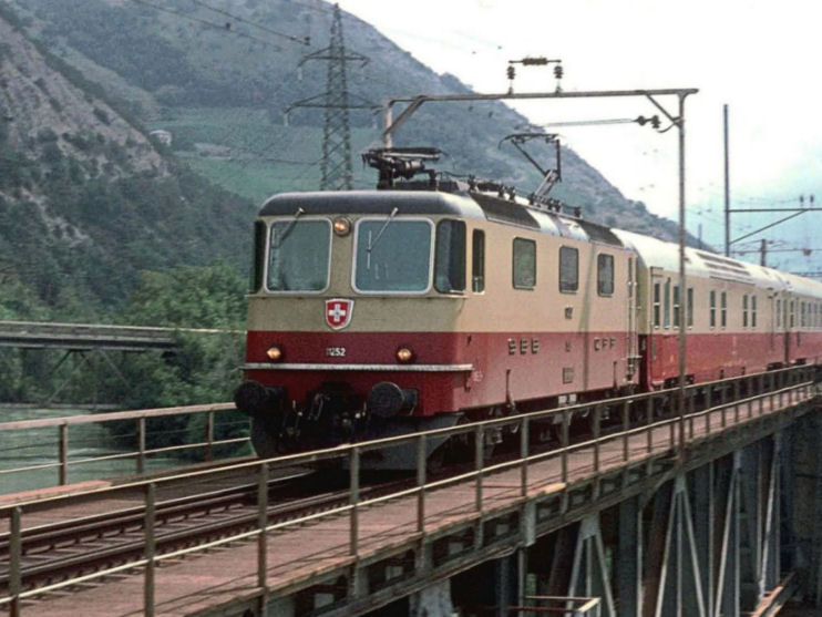 SBB Re 4-4 II 11252.jpg