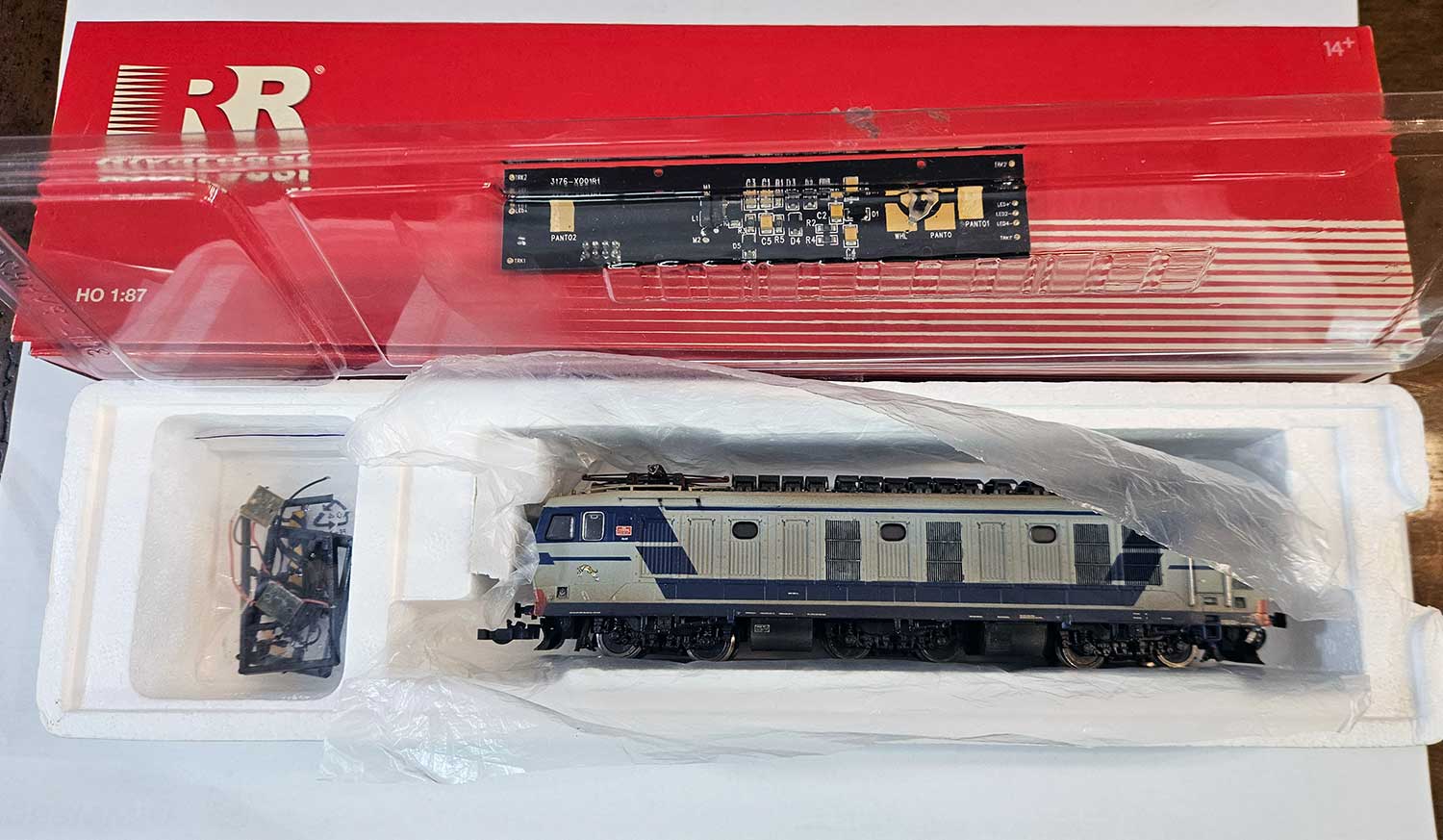 652-03.jpg