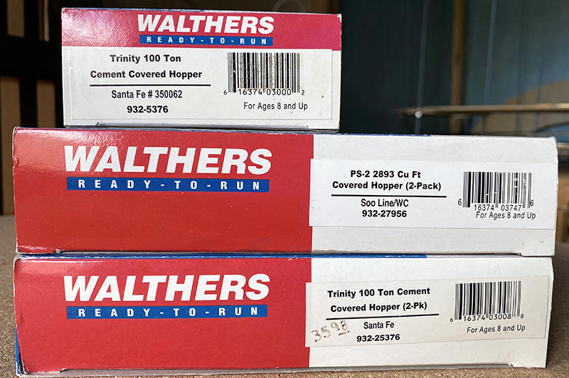 Walthers_5xCoveredHopper_b_small.jpg