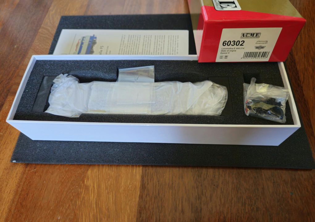 Acme 60302_compress4.jpg