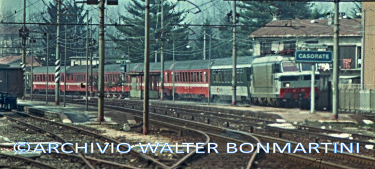E.633.001-conpantografotipo52-intransitoaCasorateSempione-21.3.1984.forum2GarchivioWalterBonmartini..jpg