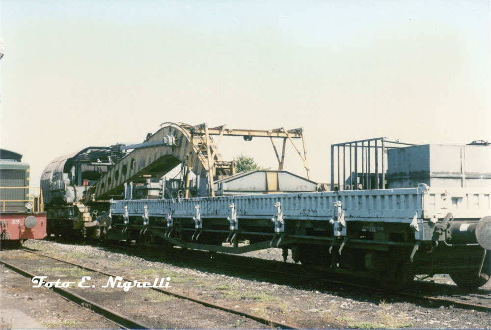 Gru Milano sm.to rid. 05.1982  foto E. Nigrelli.jpg