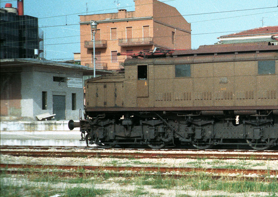 880708_29.jpg