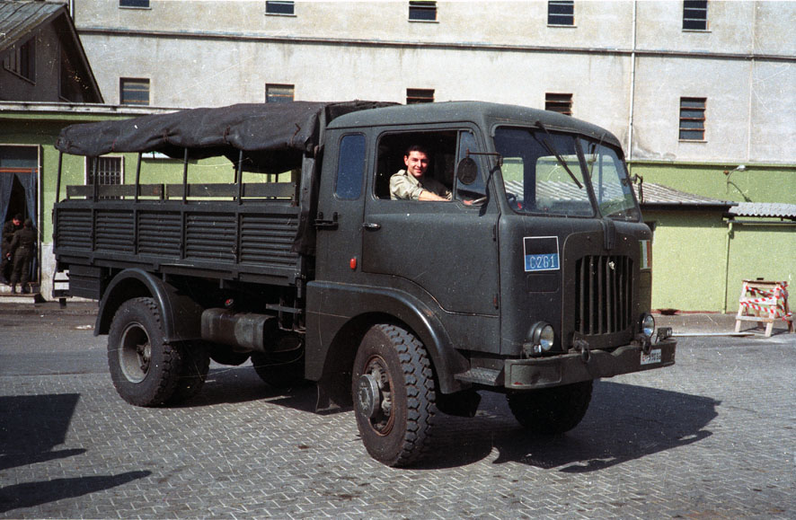 880416_32.jpg
