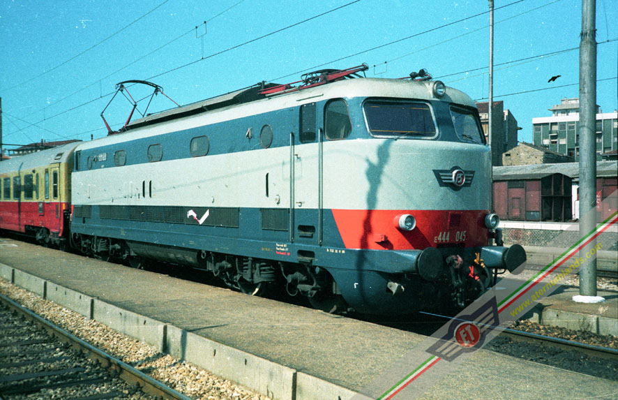 870422_29.jpg
