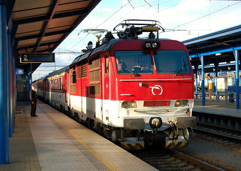 13700216242.jpg