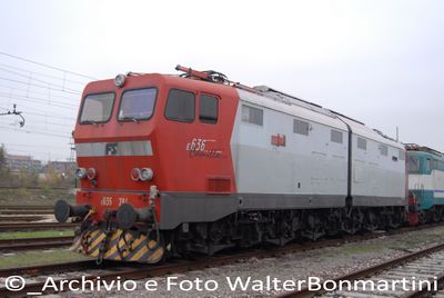 E.636.284_CAMILLA_insostaaMiSt-29.5.2005-forum2GarchivioefotoWalterBonmartini..jpg