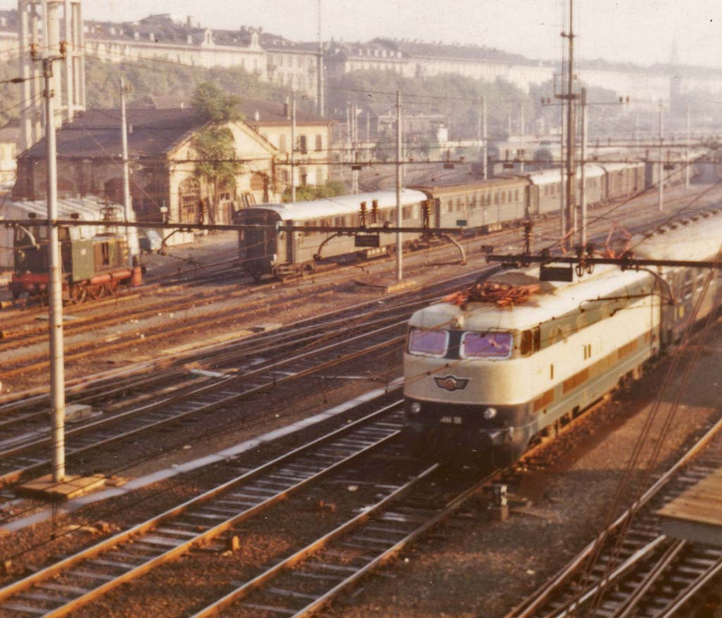 E444-018_1971-b2.jpg