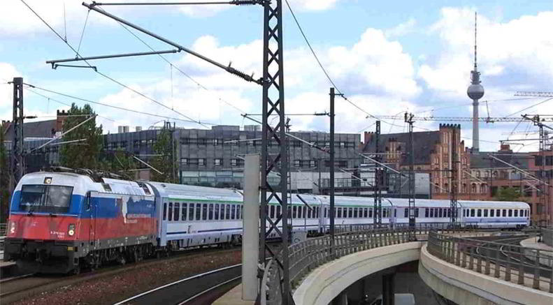 PKPIC_EC_54_55_Berlin_Gdynia_Express_new.jpg